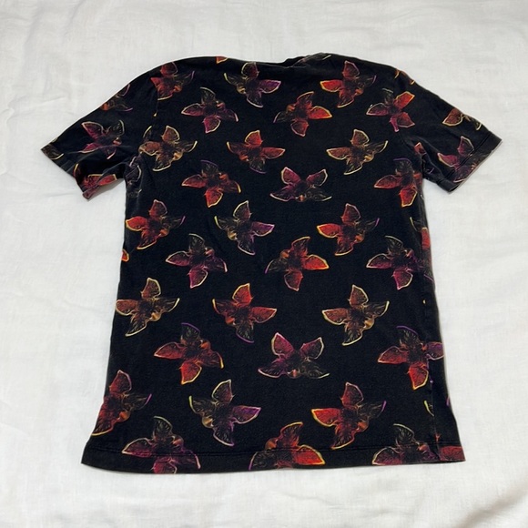 H&M Stranger Things Demogorgon T-Shirt - Picture 10 of 10
